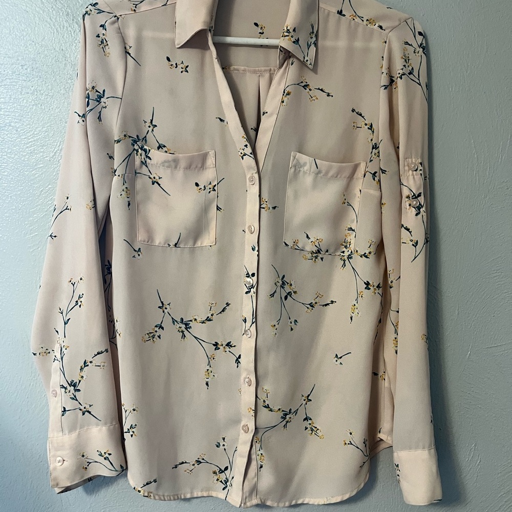 Beautiful botanical blouse! Size S.